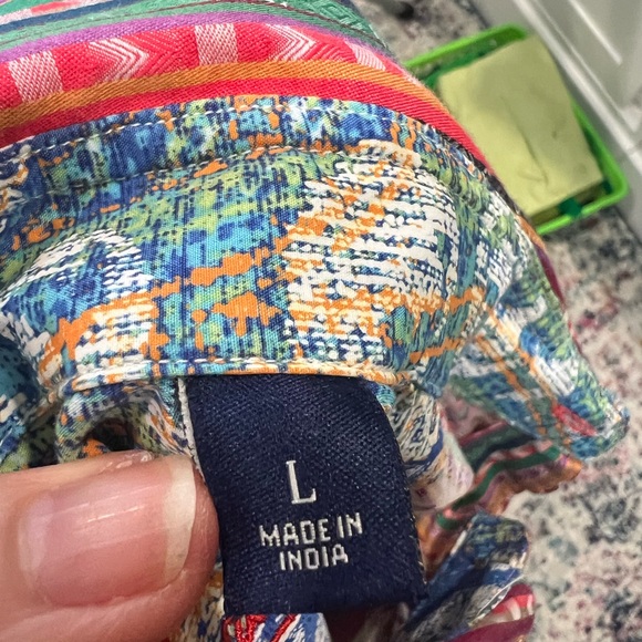 ROBERT GRAHAM
LONG SLEEVE BUTTON DOWN SHIRT
Size LARGE - Picture 10 of 11